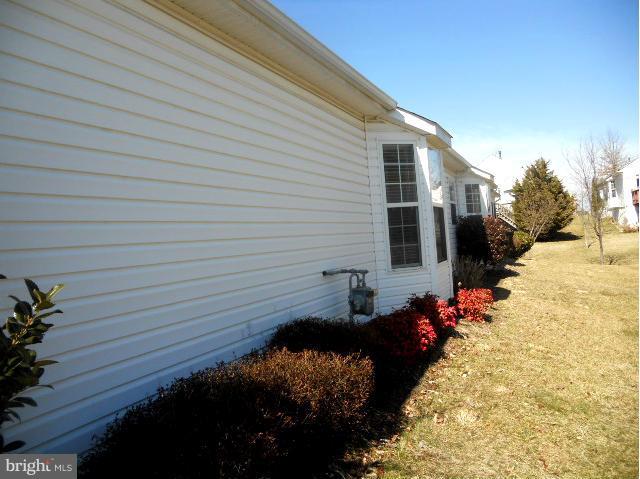 FOUR SEASONS - Residential