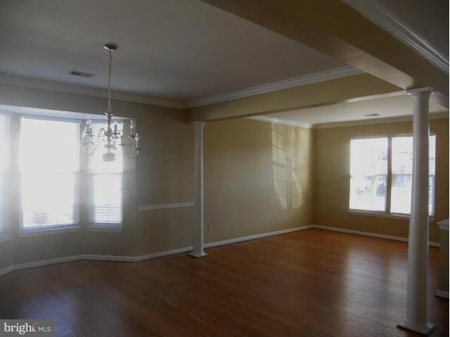 FOUR SEASONS - Residential