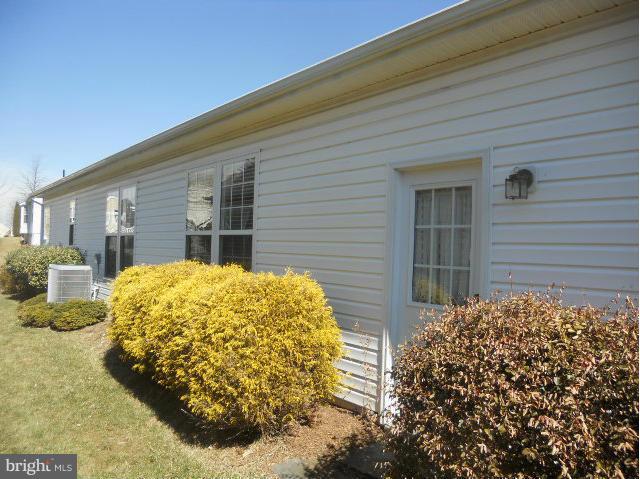 FOUR SEASONS - Residential