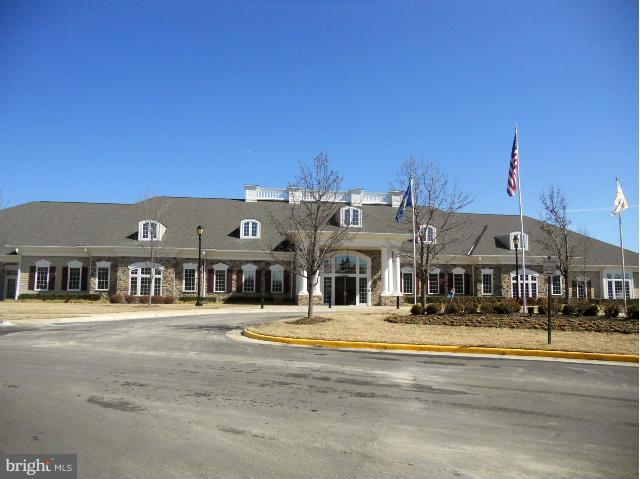 FOUR SEASONS - Residential