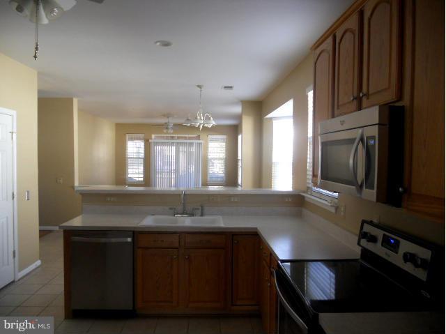 FOUR SEASONS - Residential