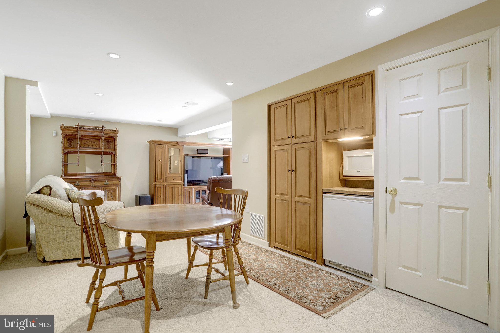 WEST SPRINGFIELD - Residential