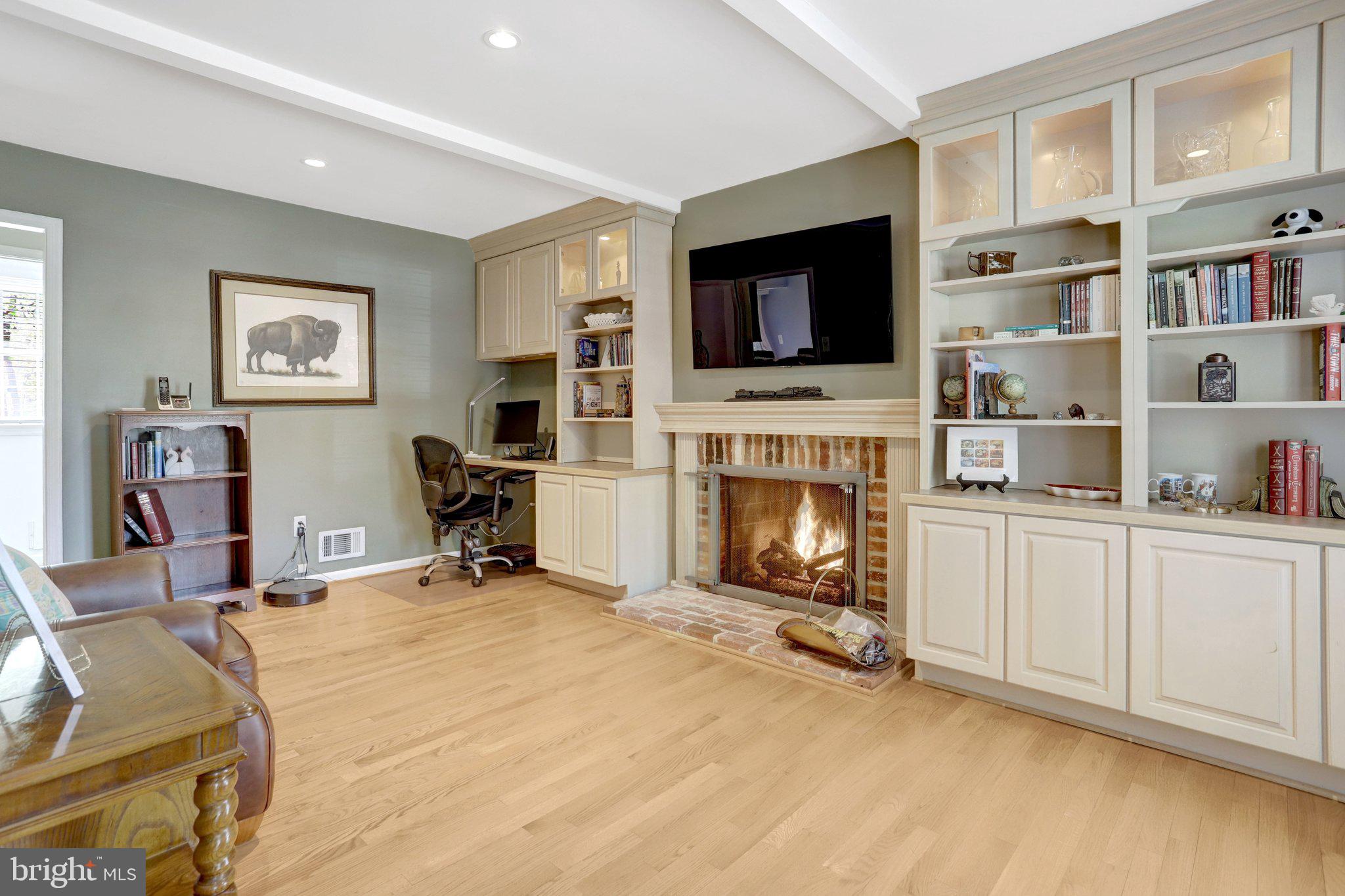 WEST SPRINGFIELD - Residential