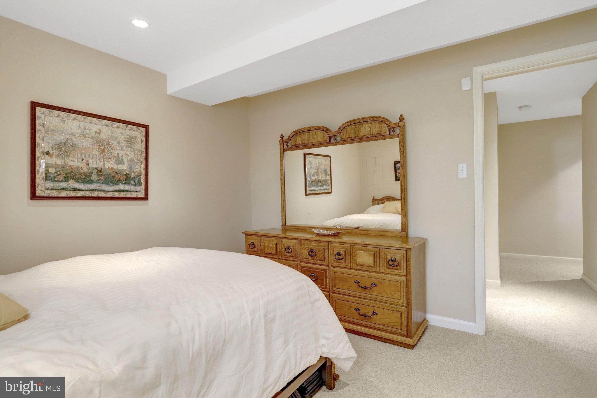 WEST SPRINGFIELD - Residential