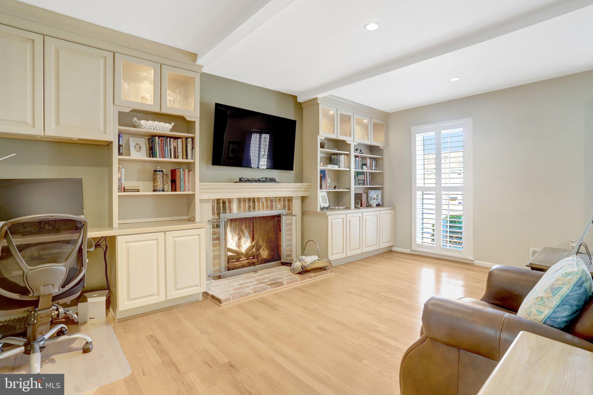 WEST SPRINGFIELD - Residential