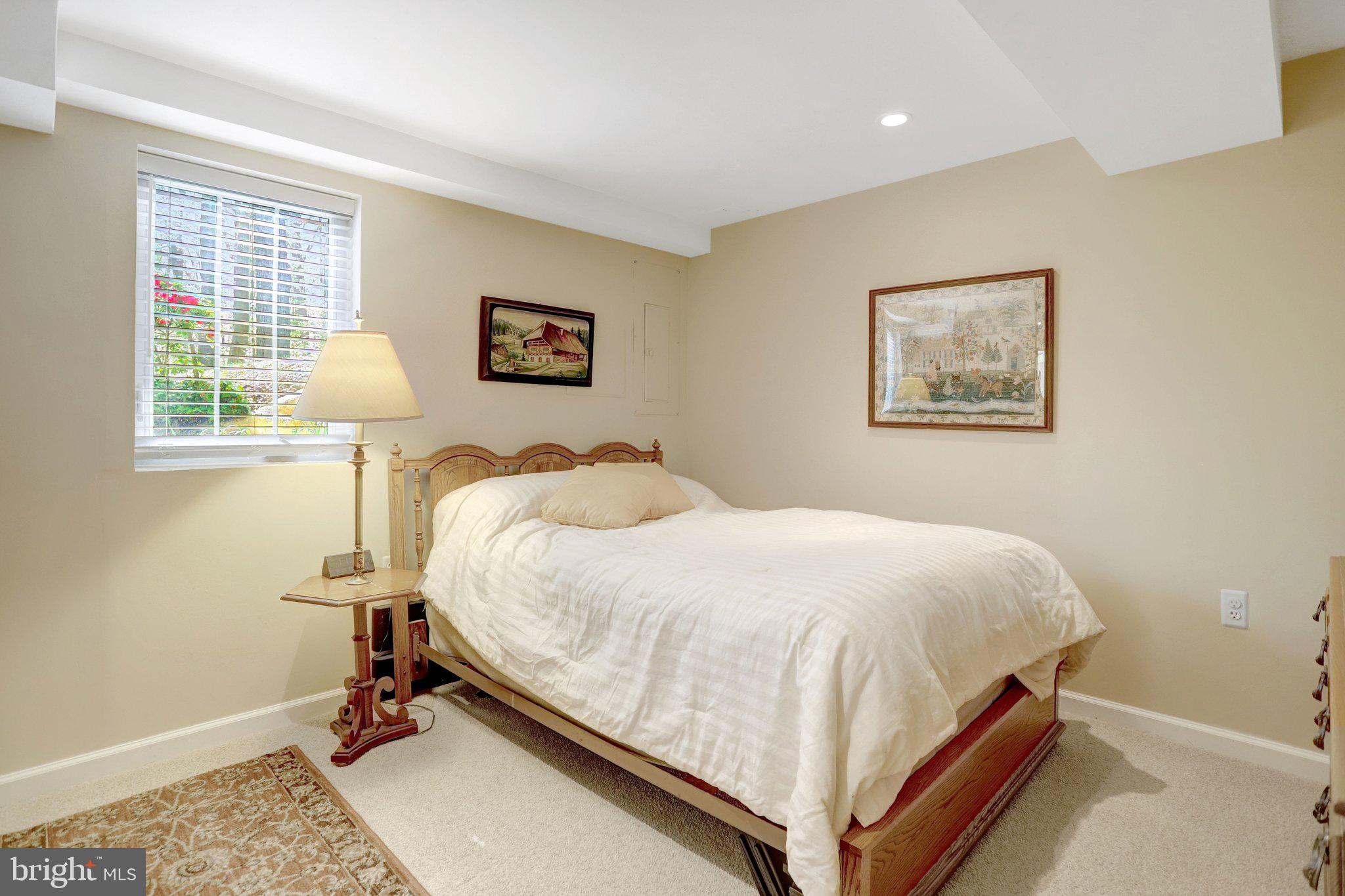 WEST SPRINGFIELD - Residential