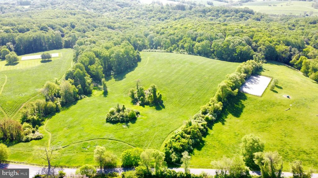 Photo of 2295 Hilltop View Rd, UNIONVILLE, PA 19320 (MLS # PACT2096934)