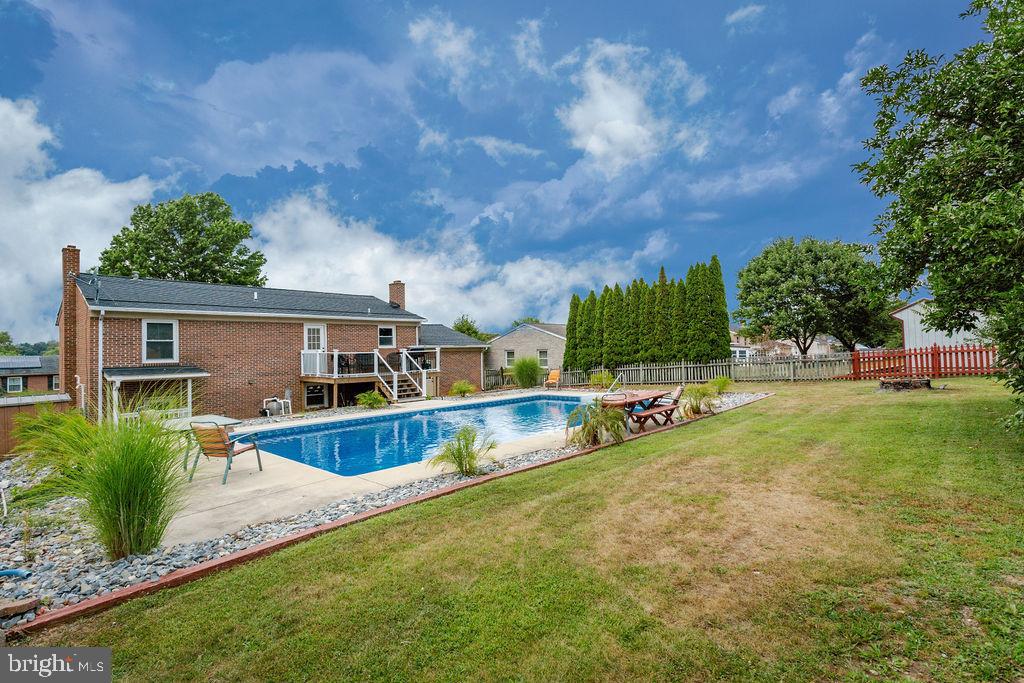 POTOMAC MANOR - Residential