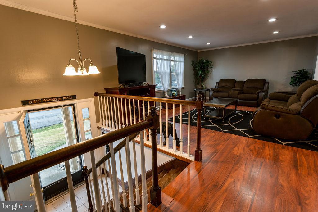 POTOMAC MANOR - Residential