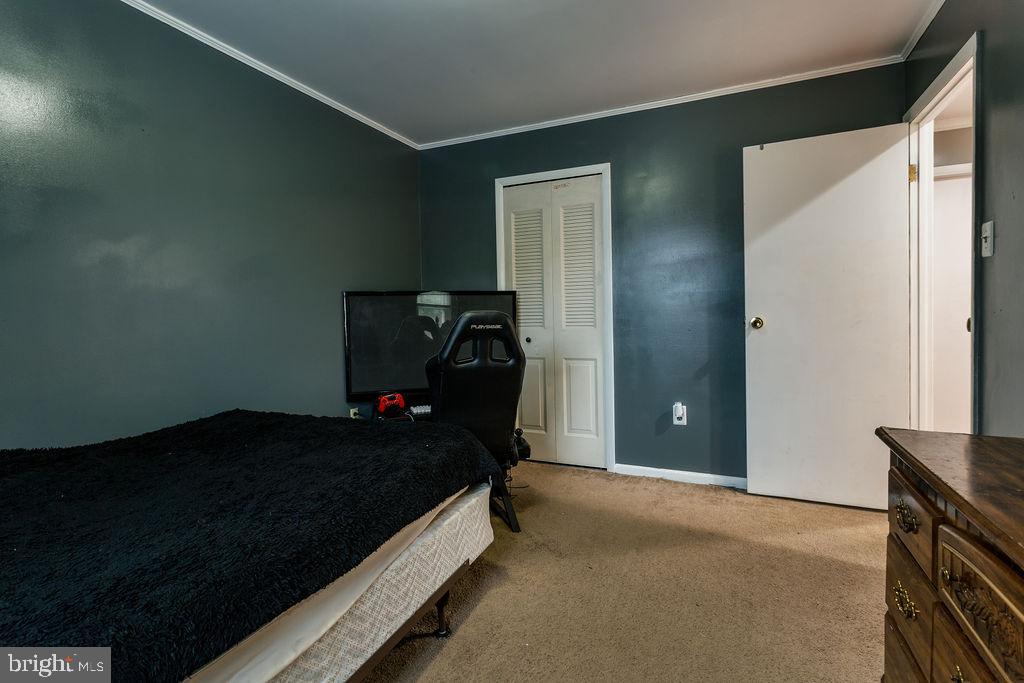 POTOMAC MANOR - Residential