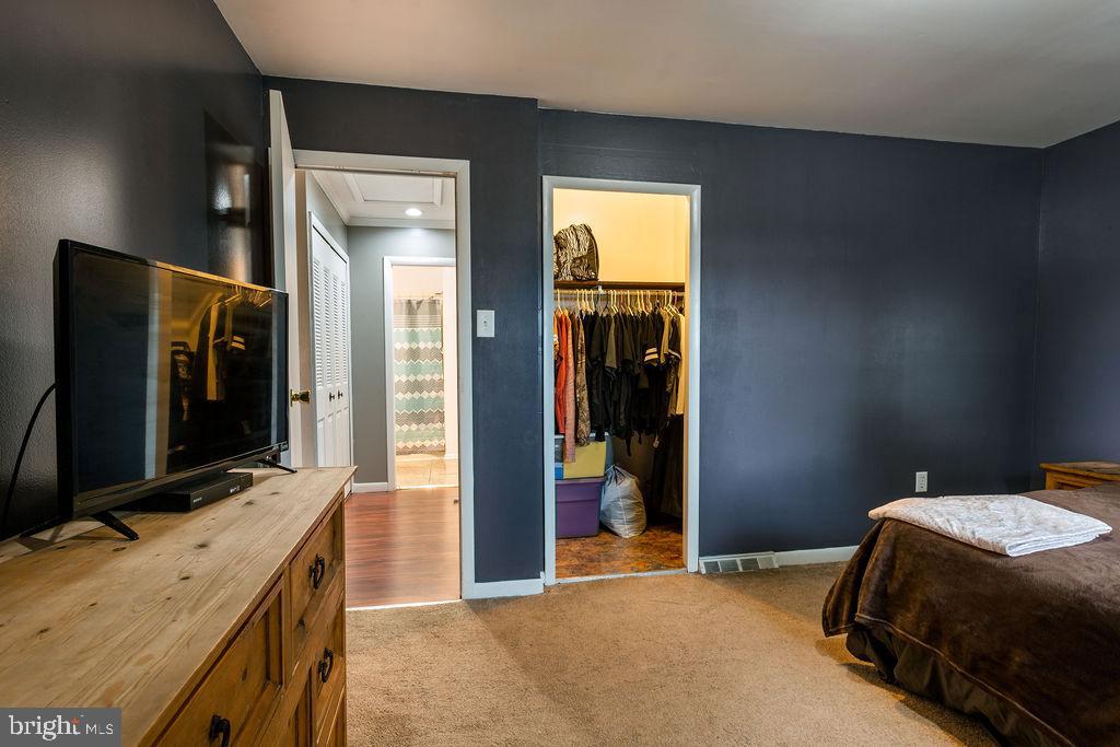 POTOMAC MANOR - Residential