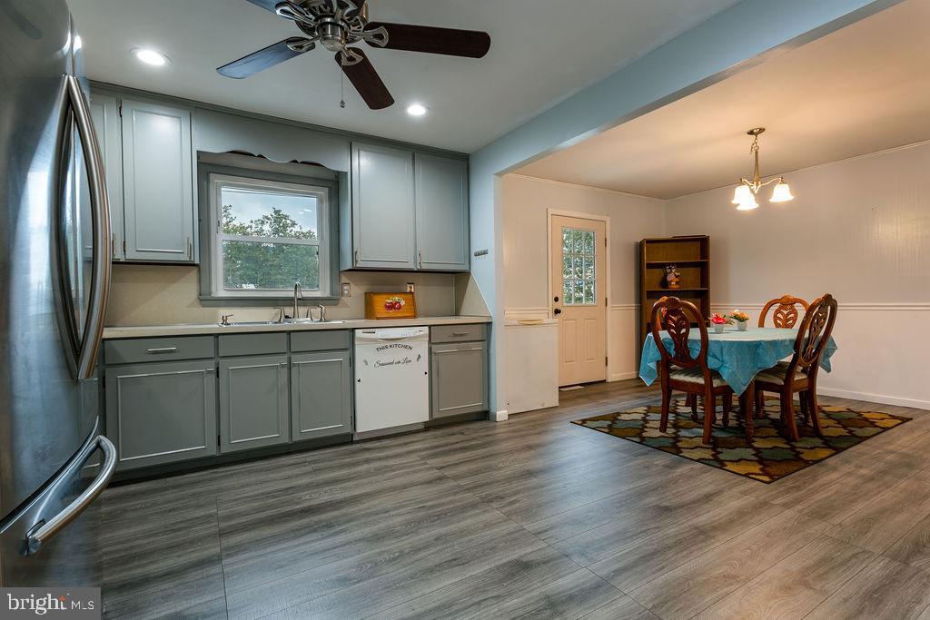 POTOMAC MANOR - Residential