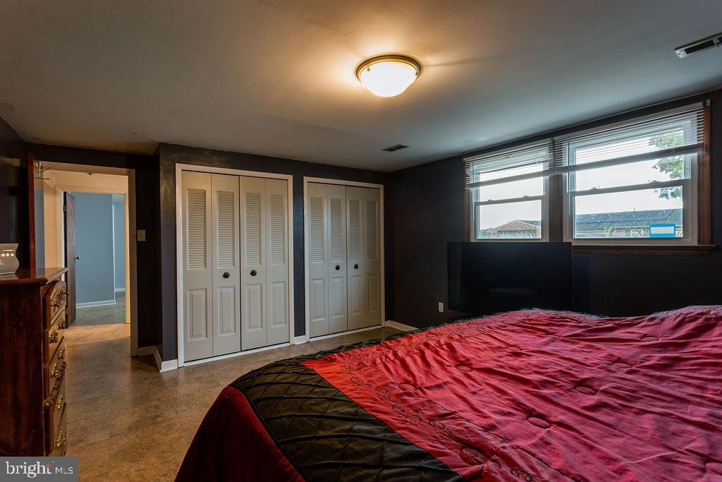 POTOMAC MANOR - Residential