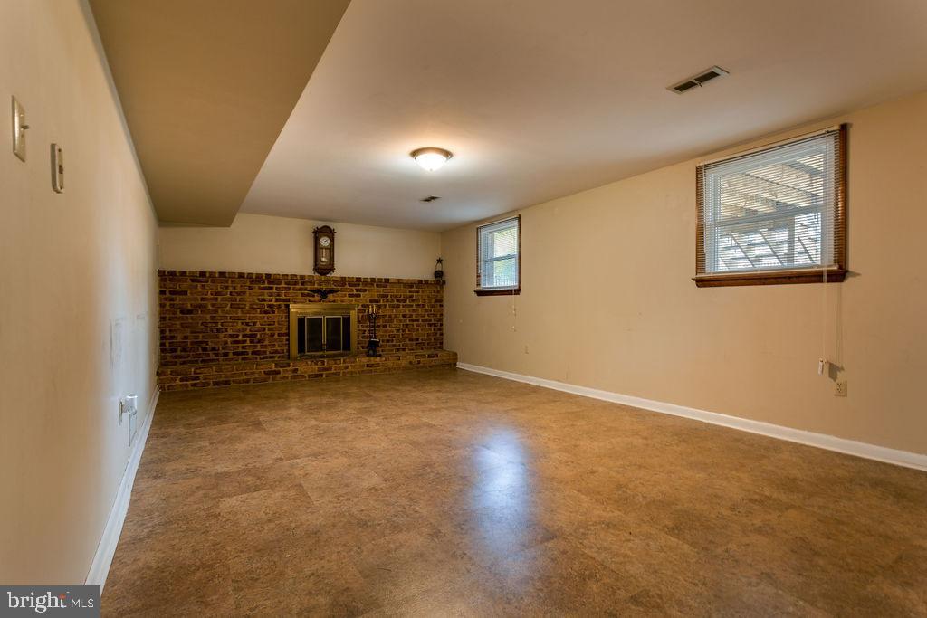 POTOMAC MANOR - Residential