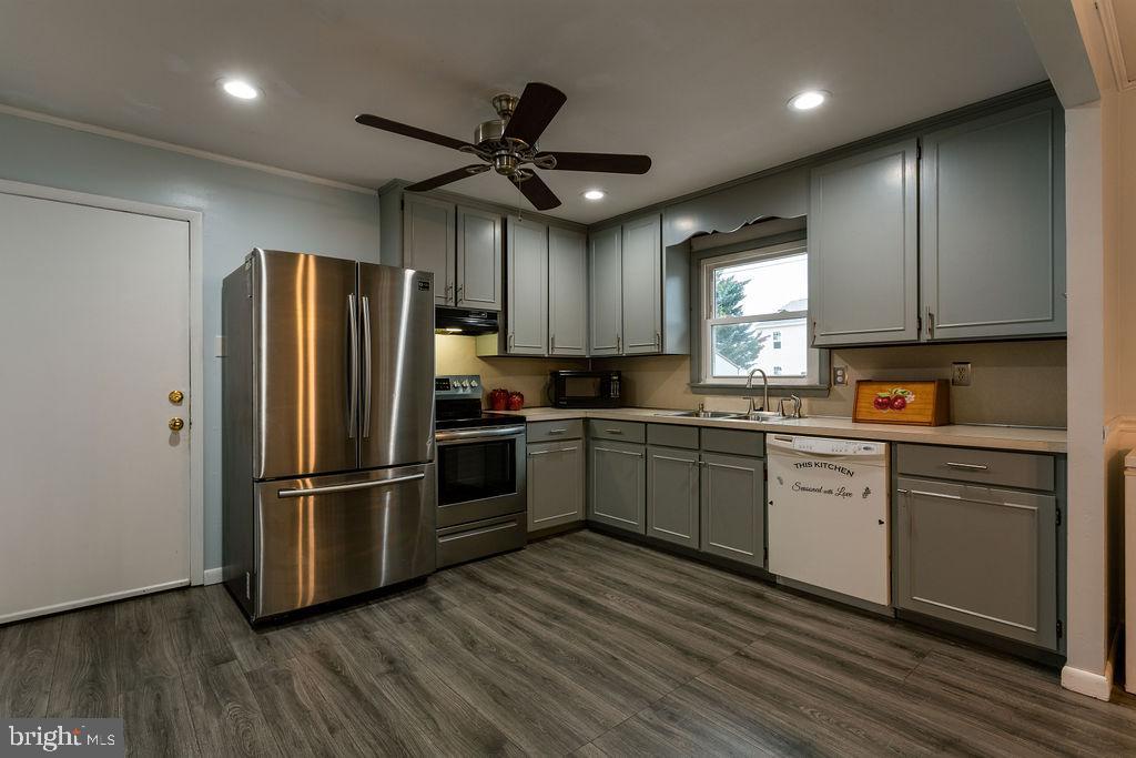 POTOMAC MANOR - Residential