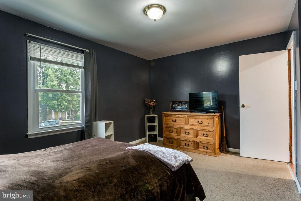 POTOMAC MANOR - Residential