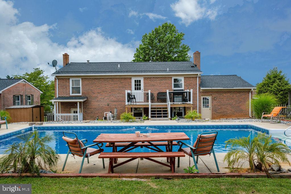 POTOMAC MANOR - Residential