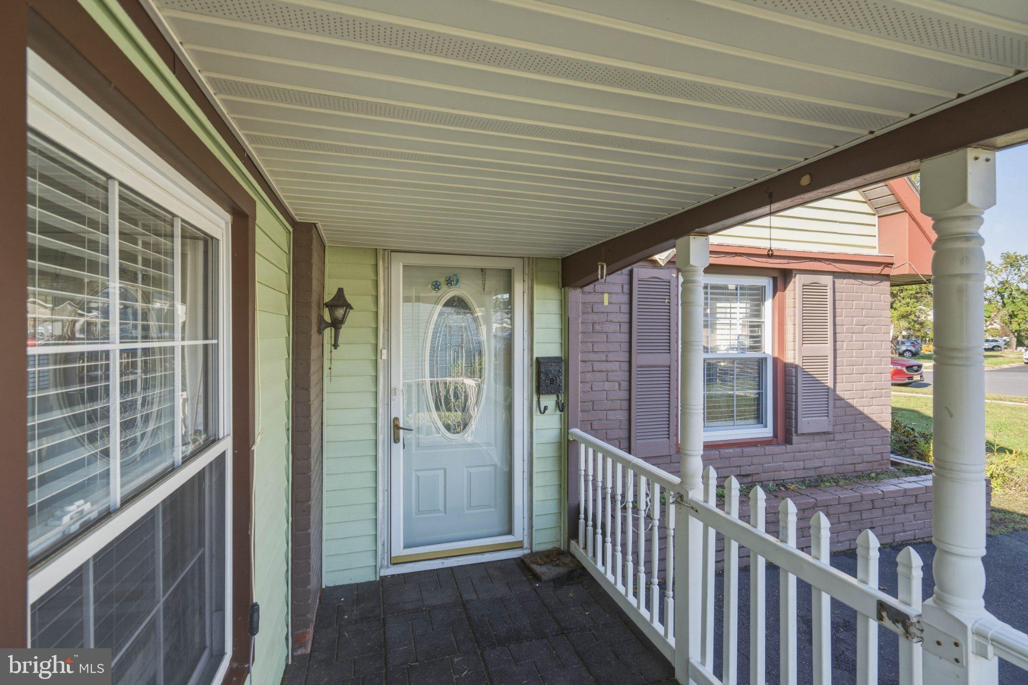 8 SEDGWICK LANE