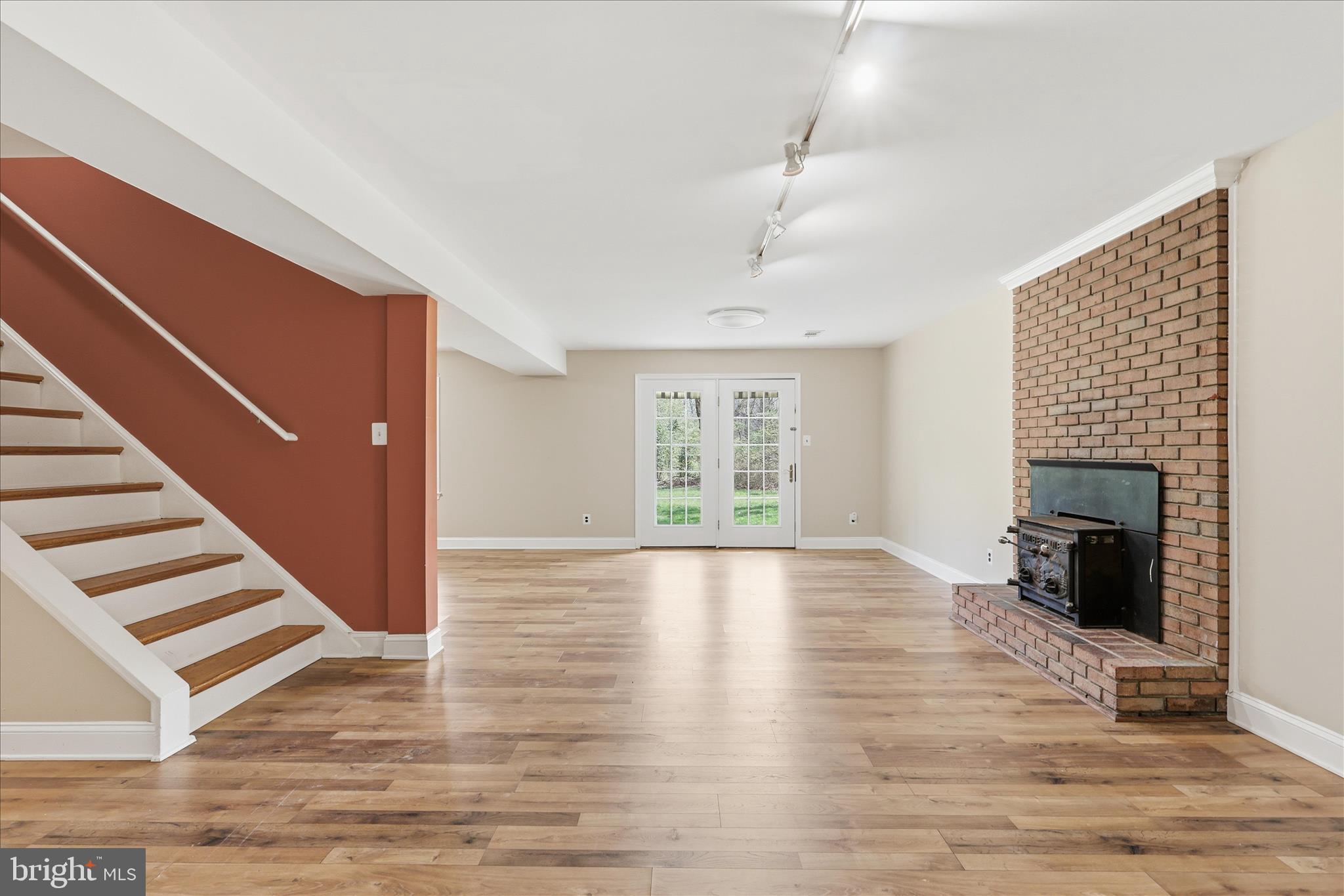 MC LEAN HAMLET - Residential