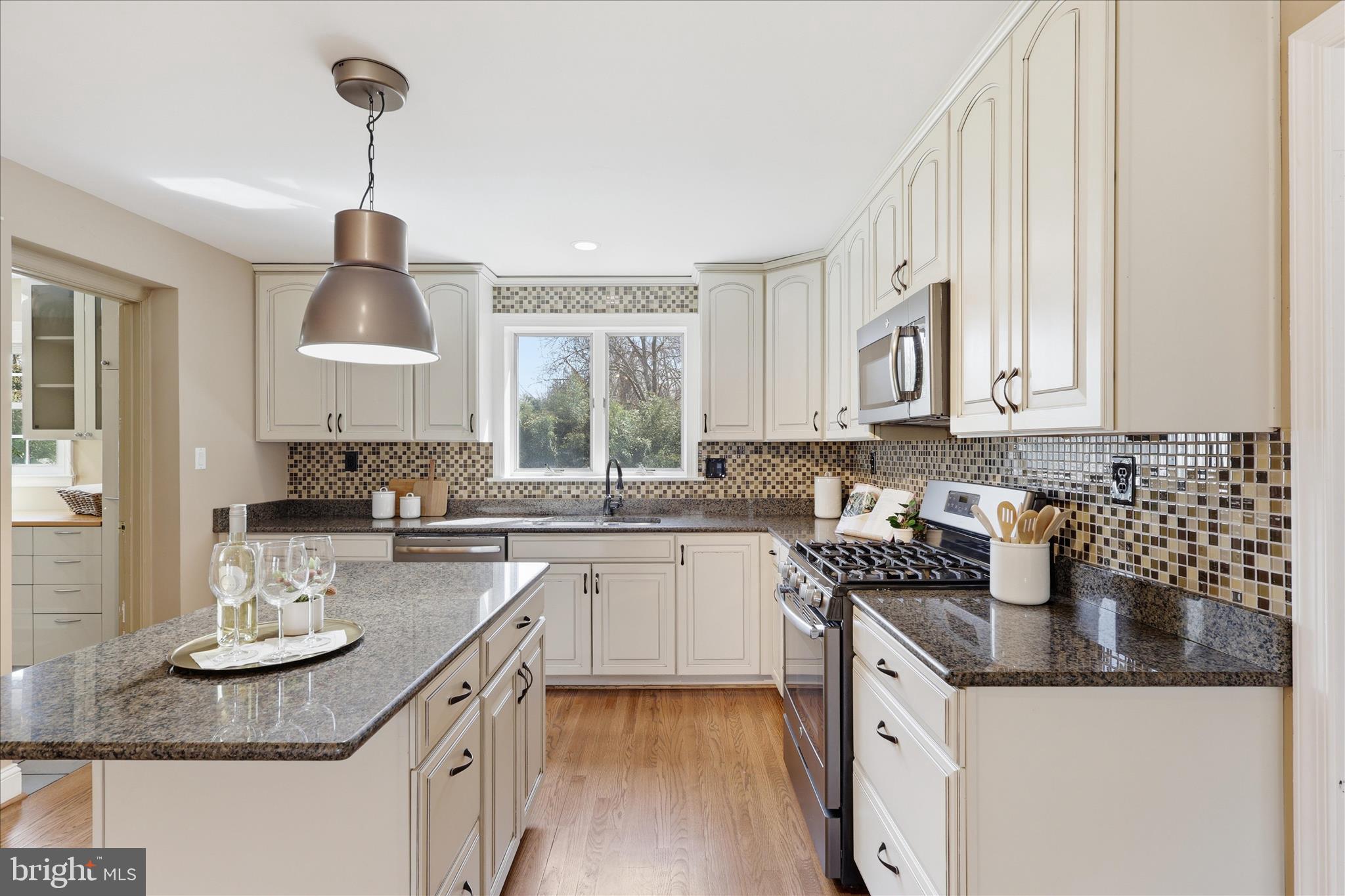 MC LEAN HAMLET - Residential