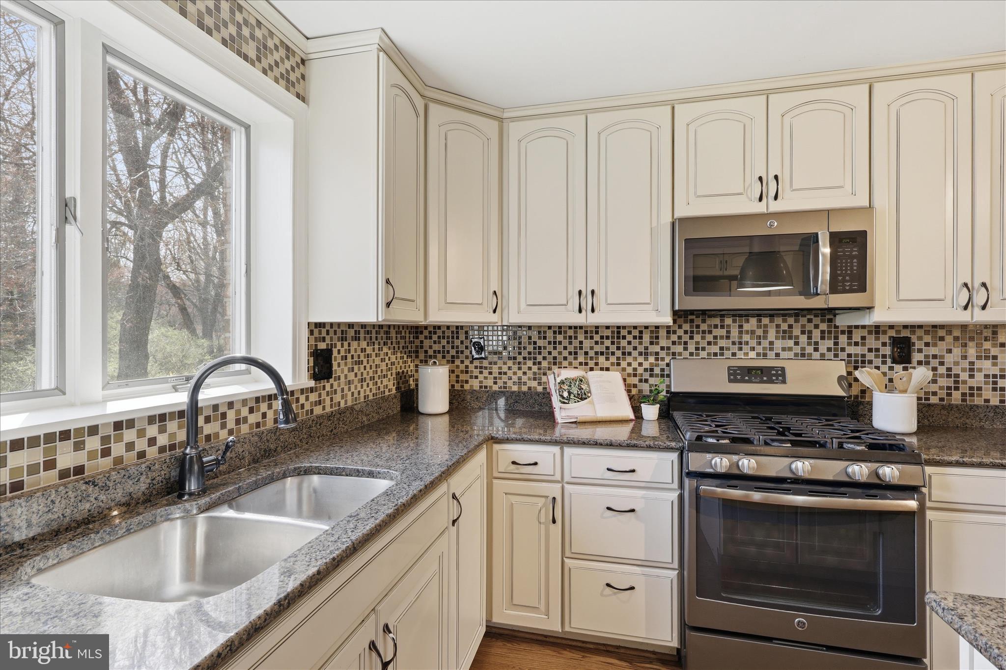 MC LEAN HAMLET - Residential