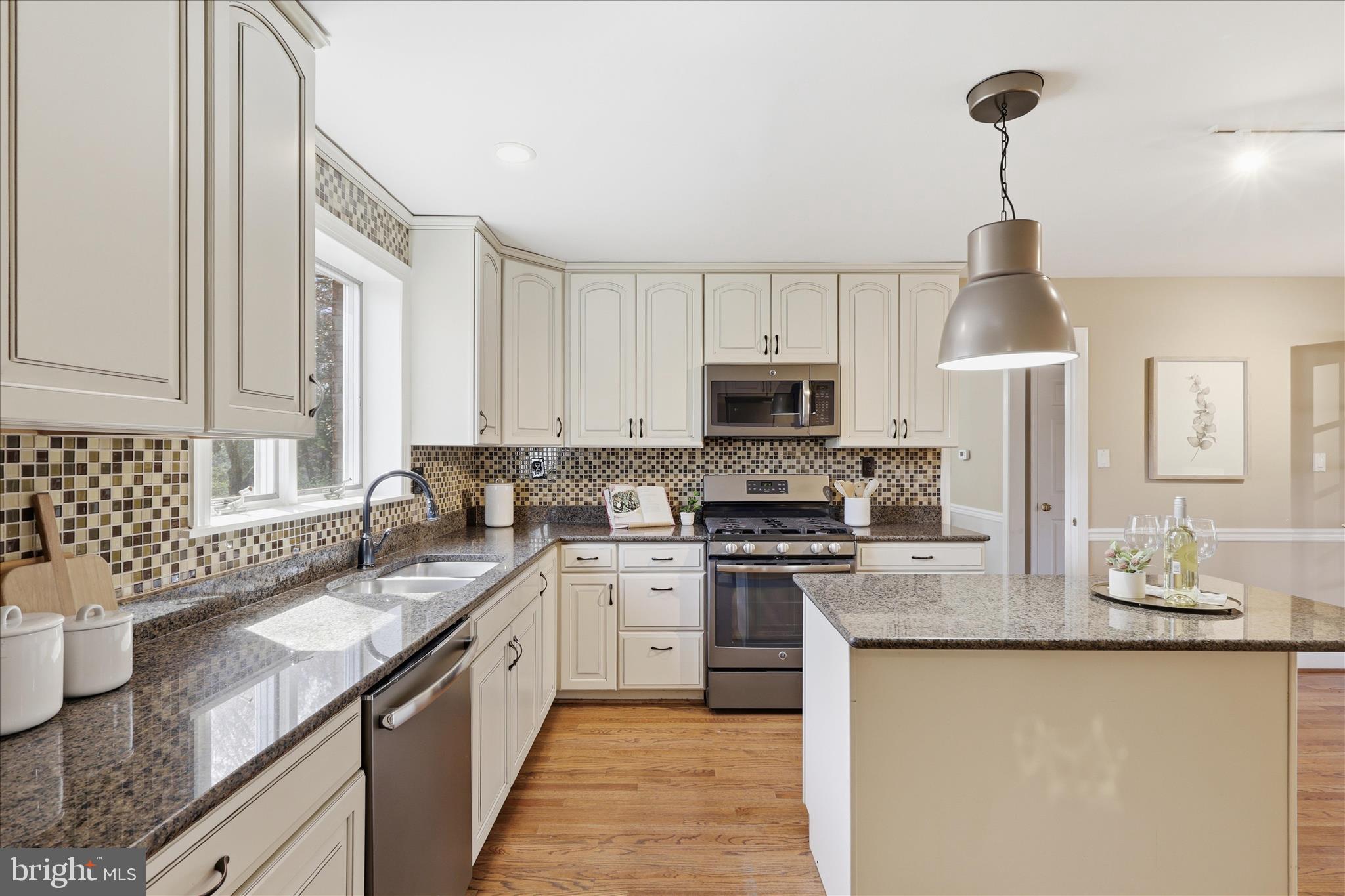 MC LEAN HAMLET - Residential