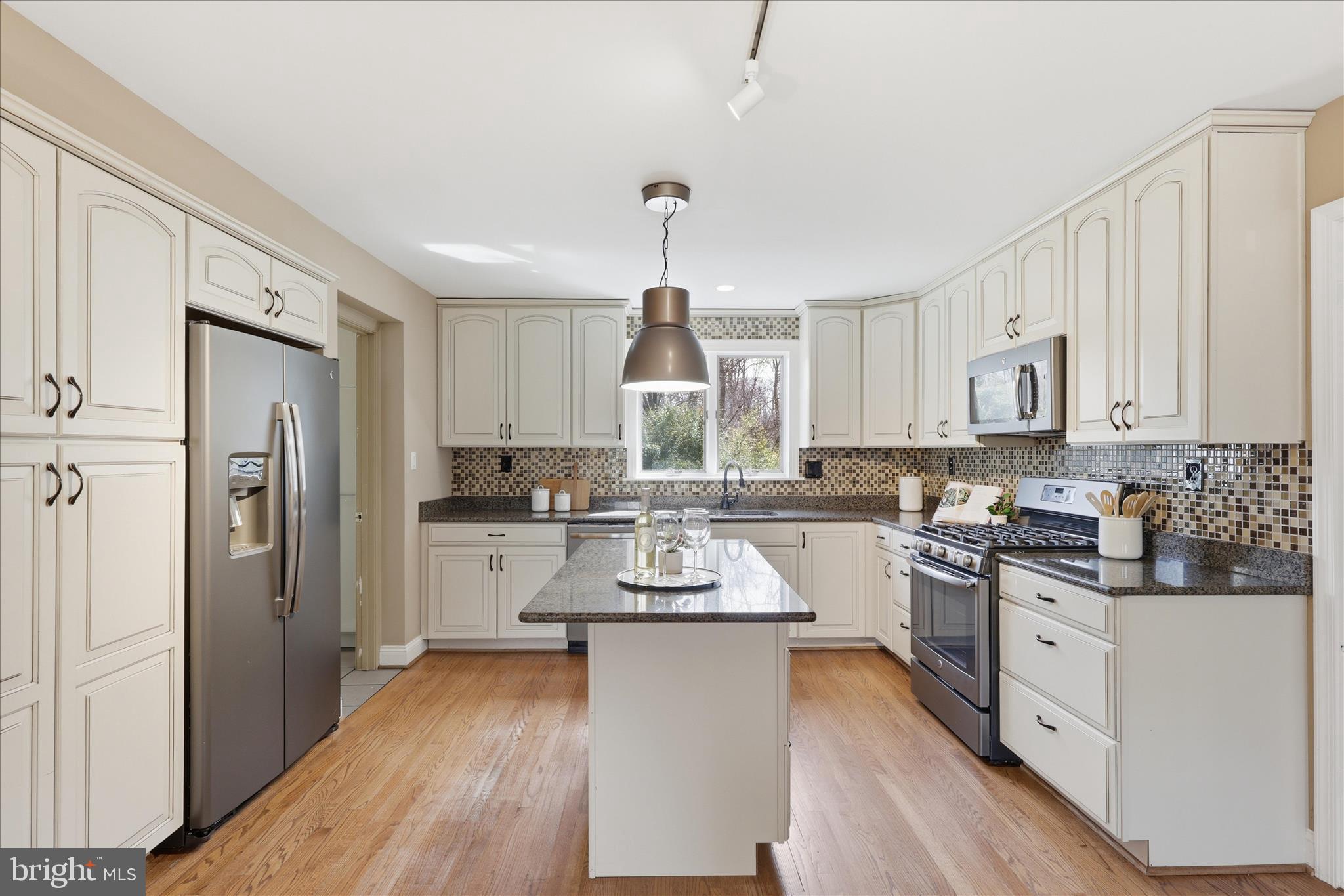 MC LEAN HAMLET - Residential