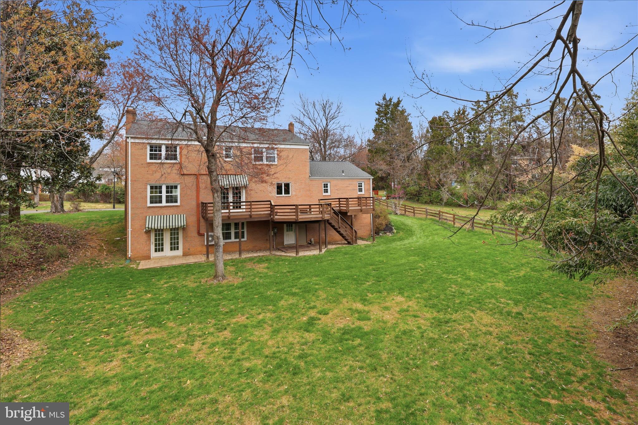 MC LEAN HAMLET - Residential