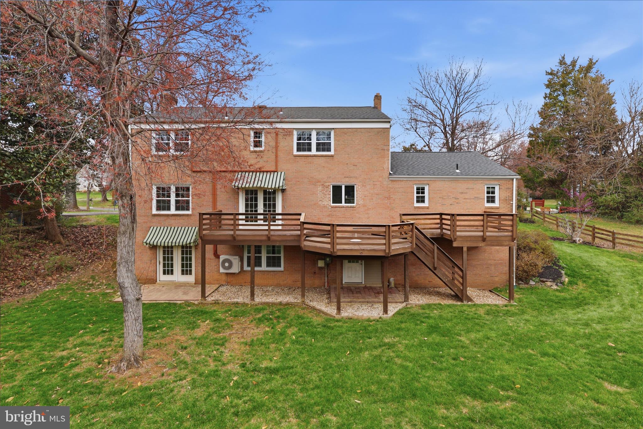 MC LEAN HAMLET - Residential