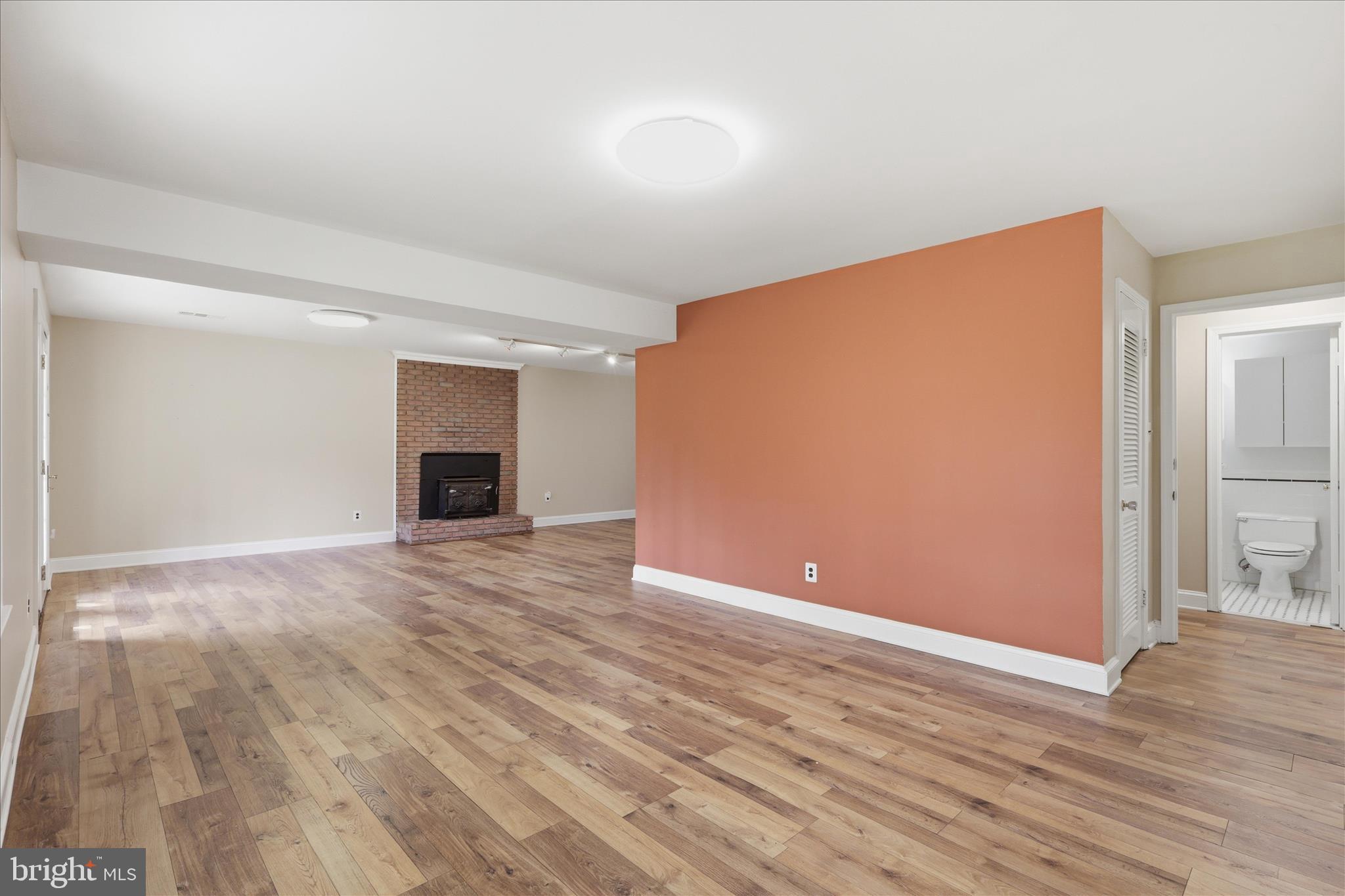 MC LEAN HAMLET - Residential