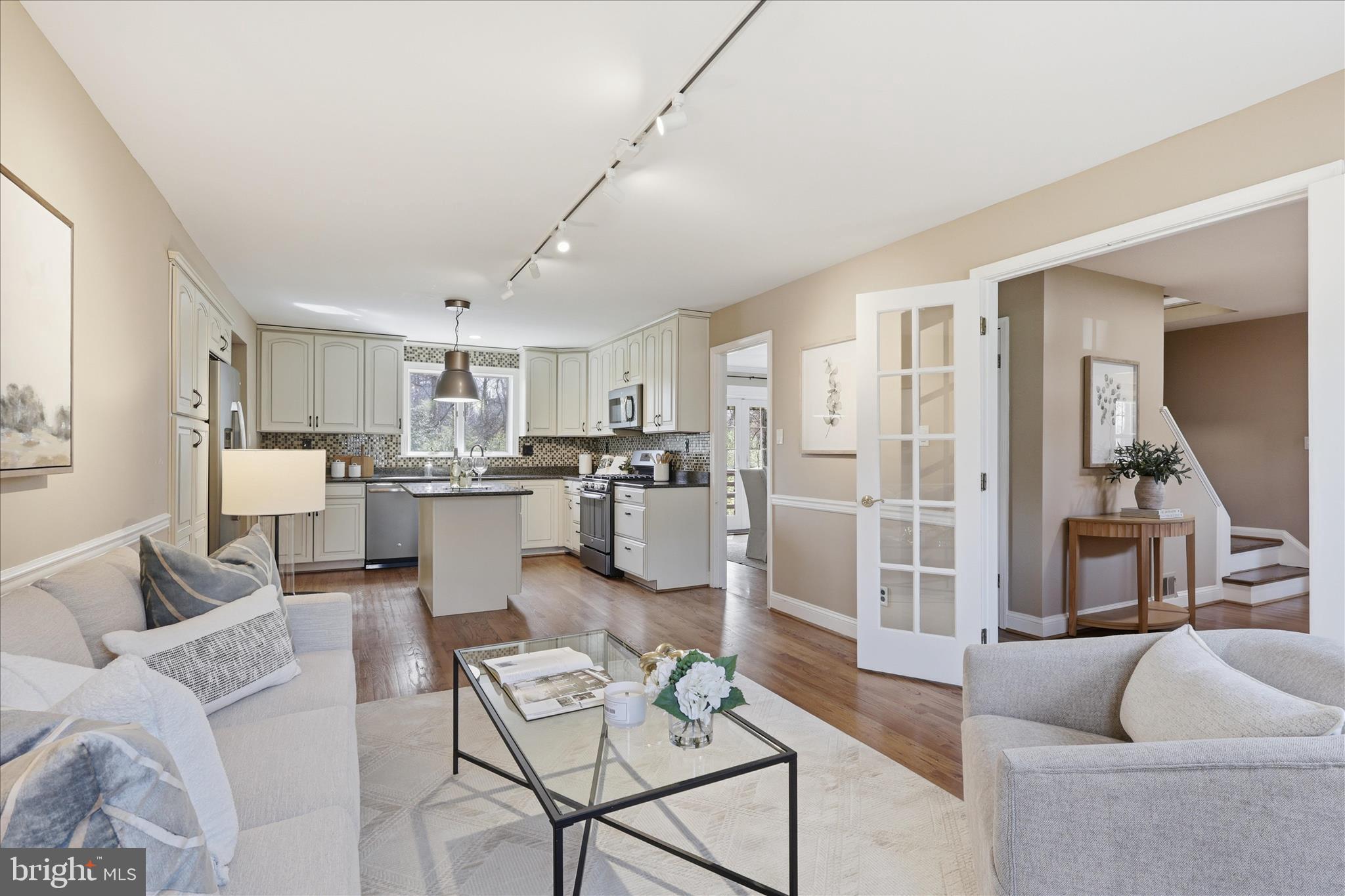 MC LEAN HAMLET - Residential