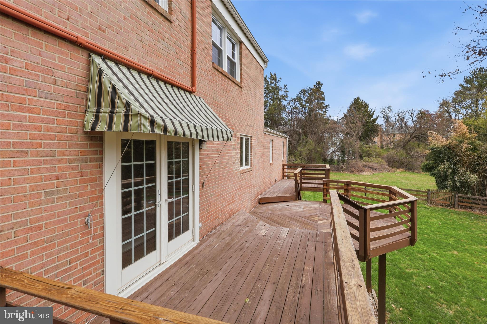 MC LEAN HAMLET - Residential