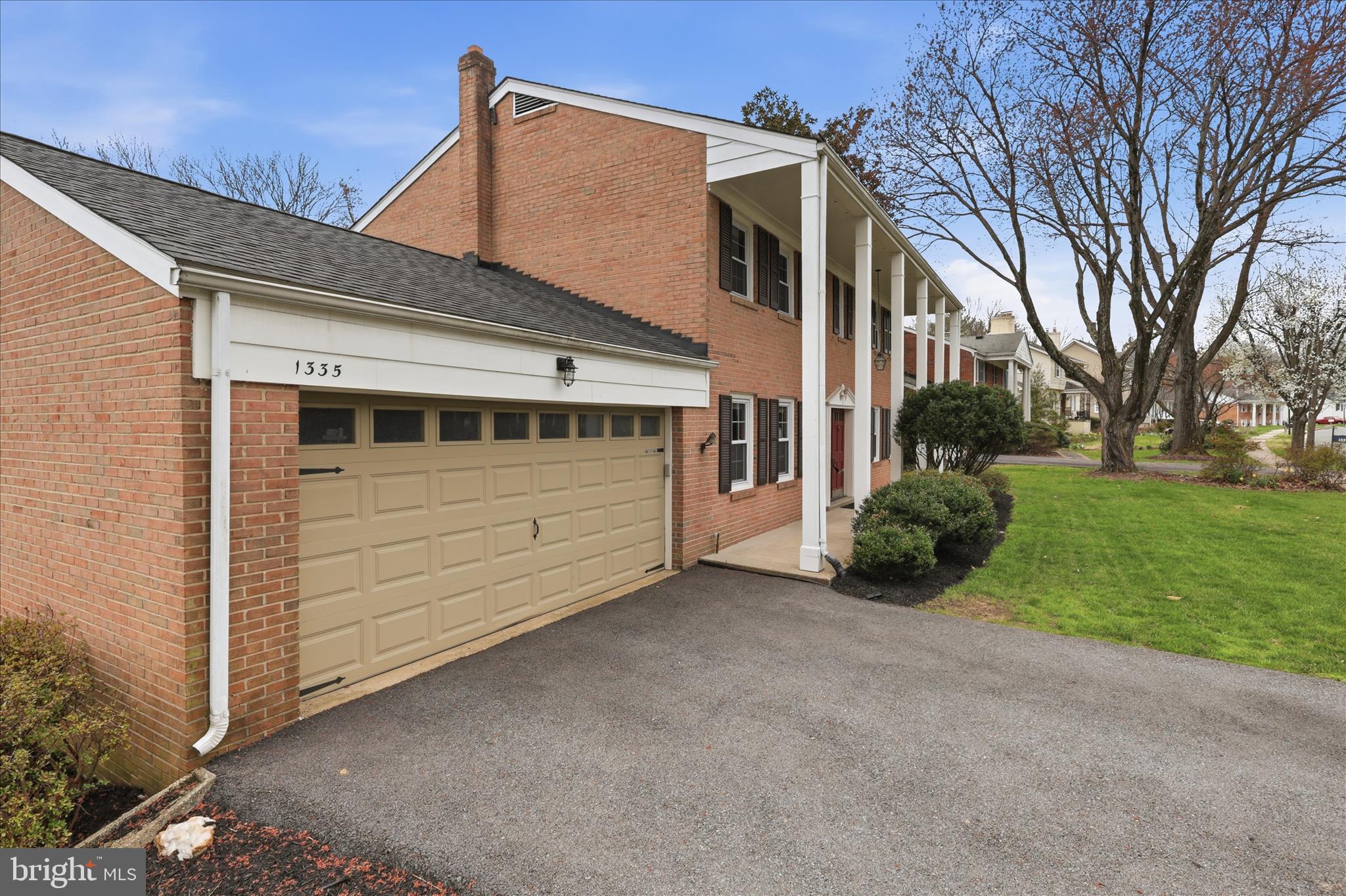 MC LEAN HAMLET - Residential