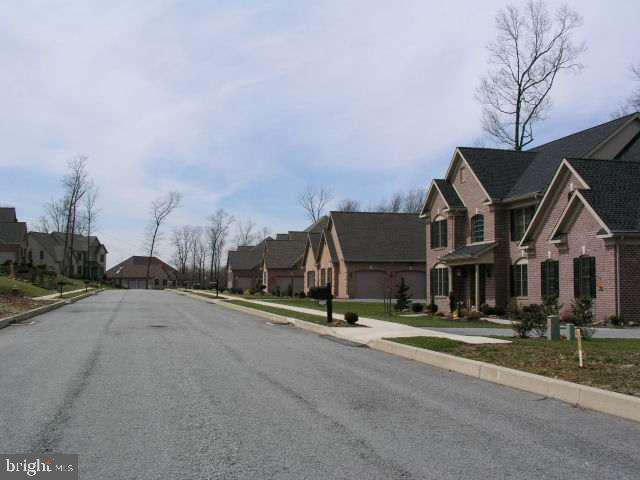 WOODLAND HEIGHTS - Land