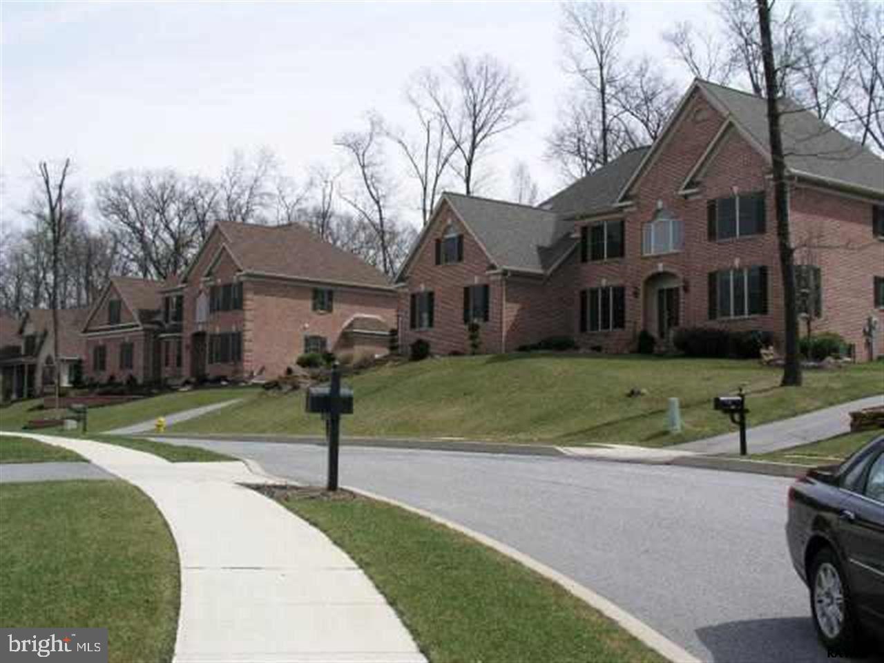 WOODLAND HEIGHTS - Land