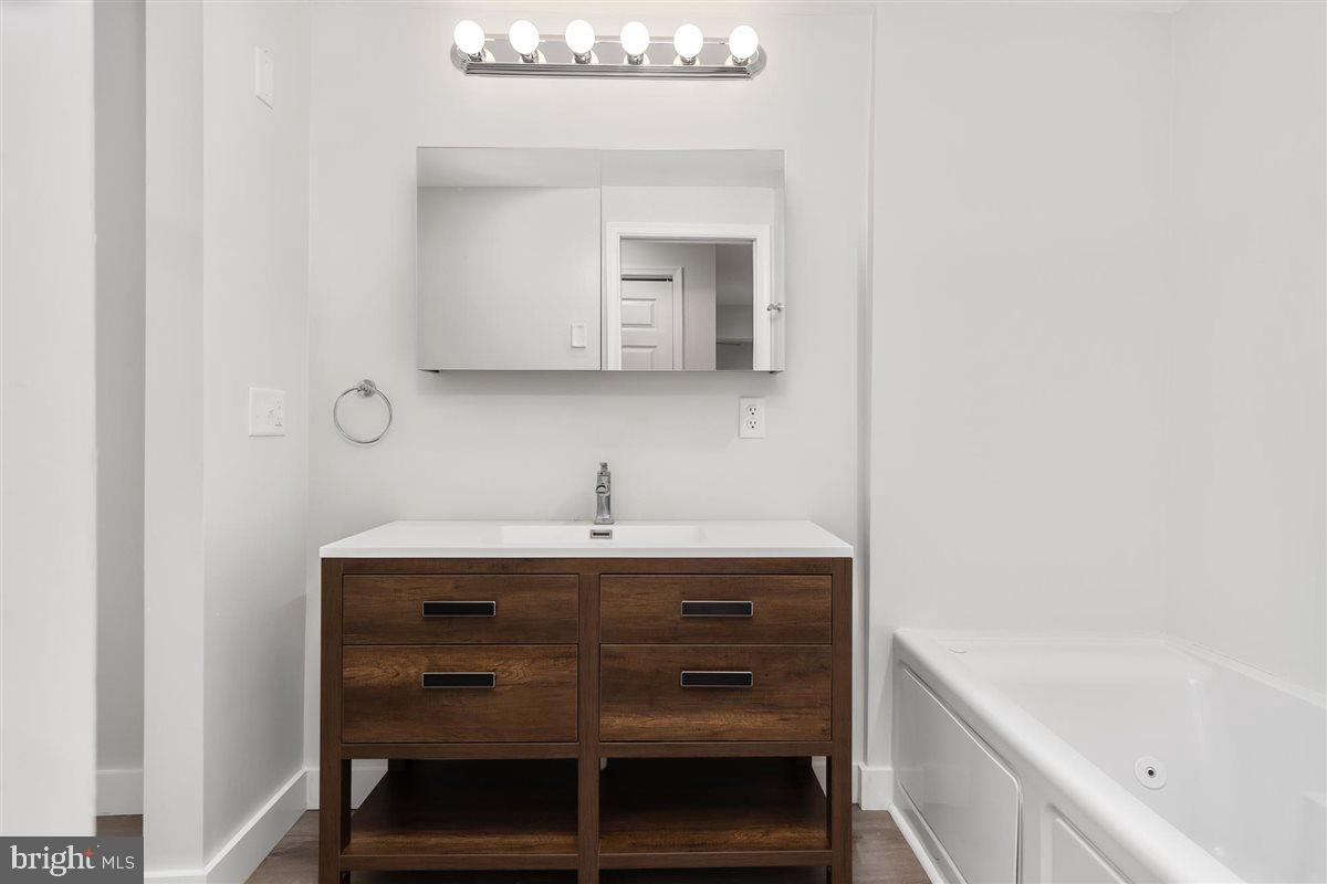 RIVERSIDE - Residential