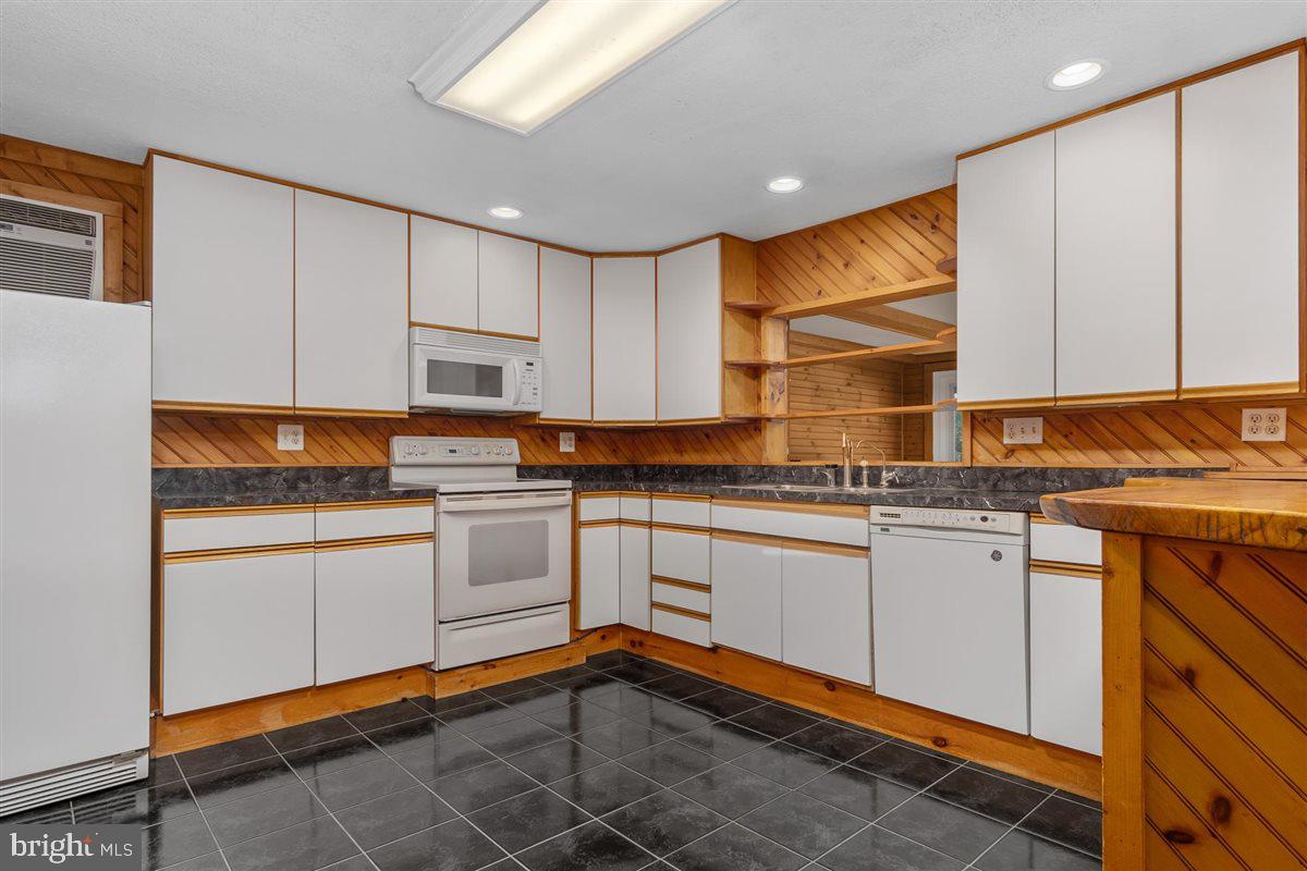 RIVERSIDE - Residential