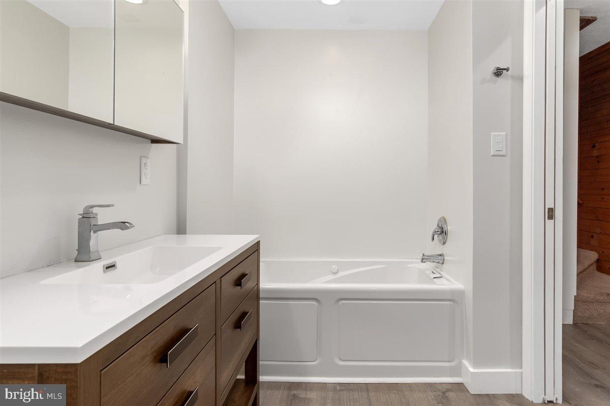 RIVERSIDE - Residential