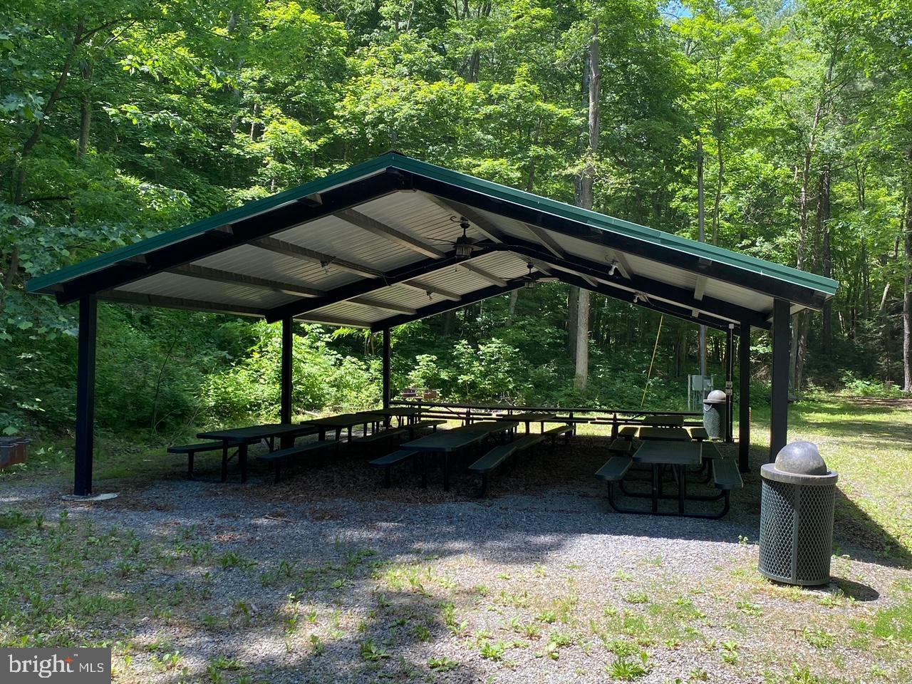 BLUFFS ON THE POTOMAC - Land