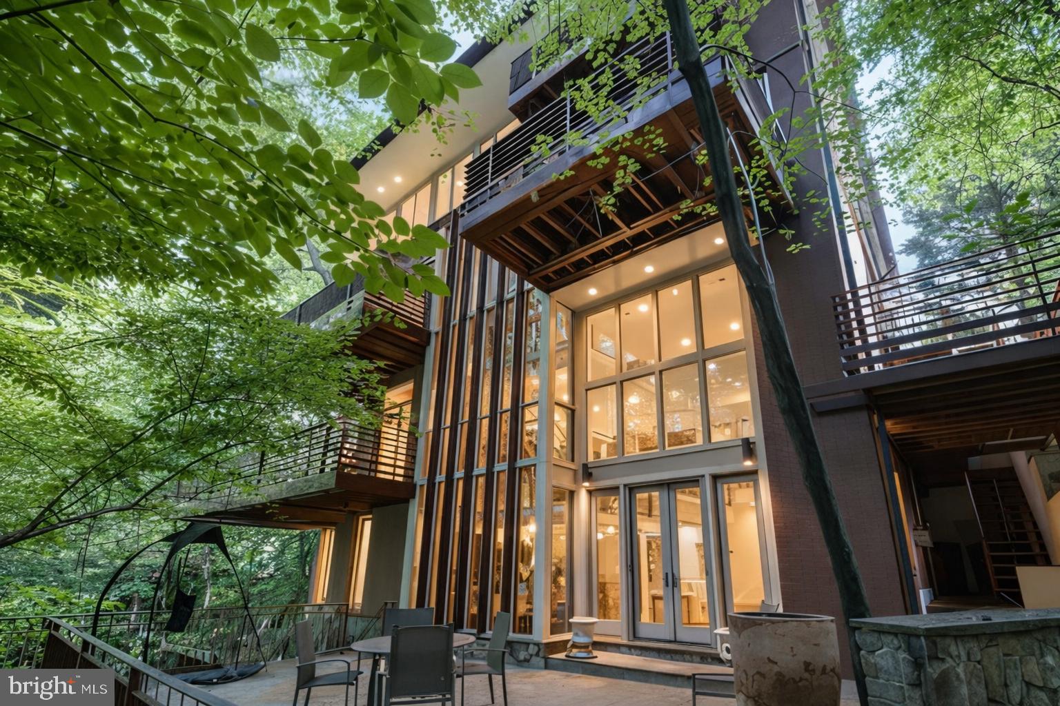 2807 CHESTERFIELD PLACE NW