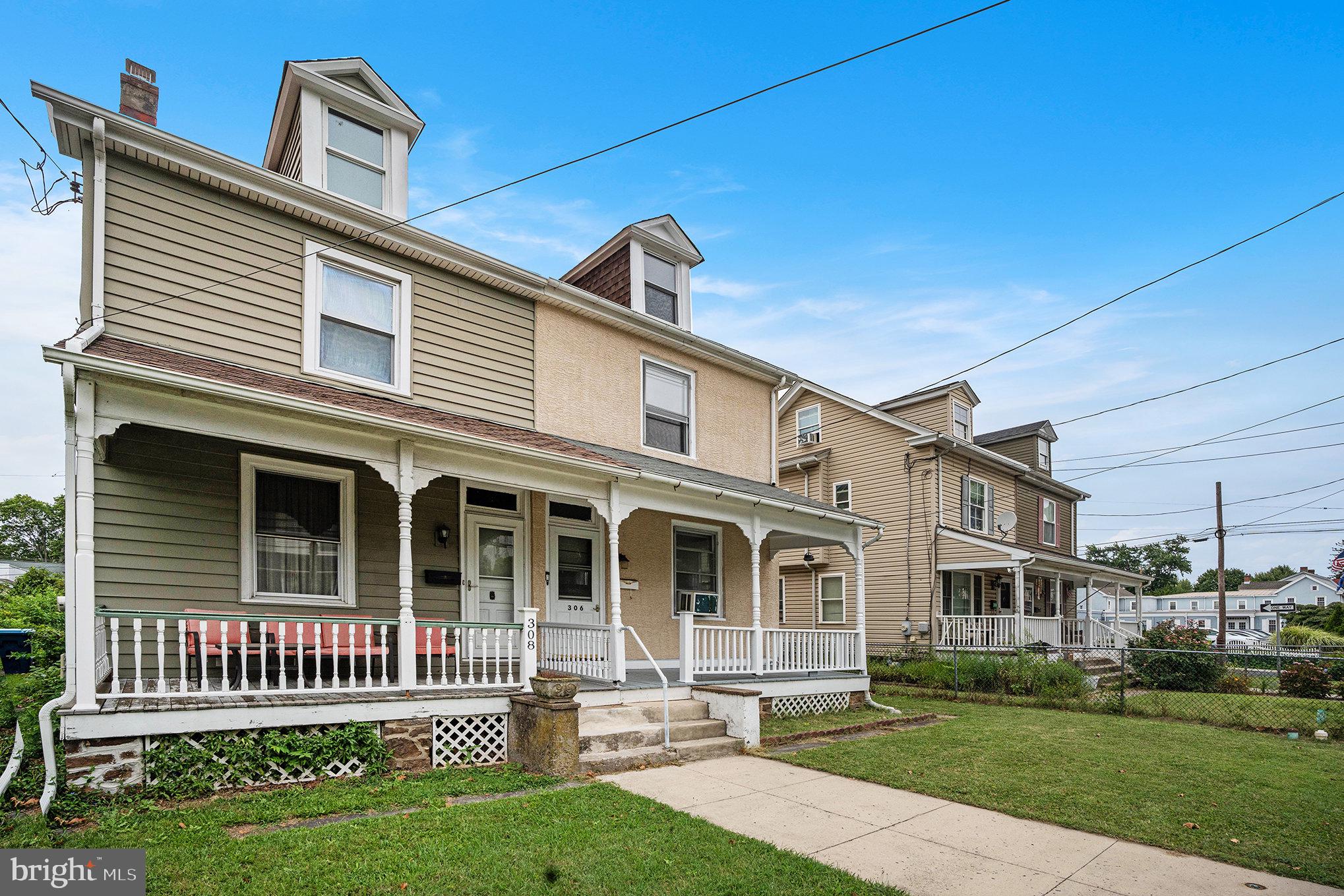 306 W WALNUT STREET
