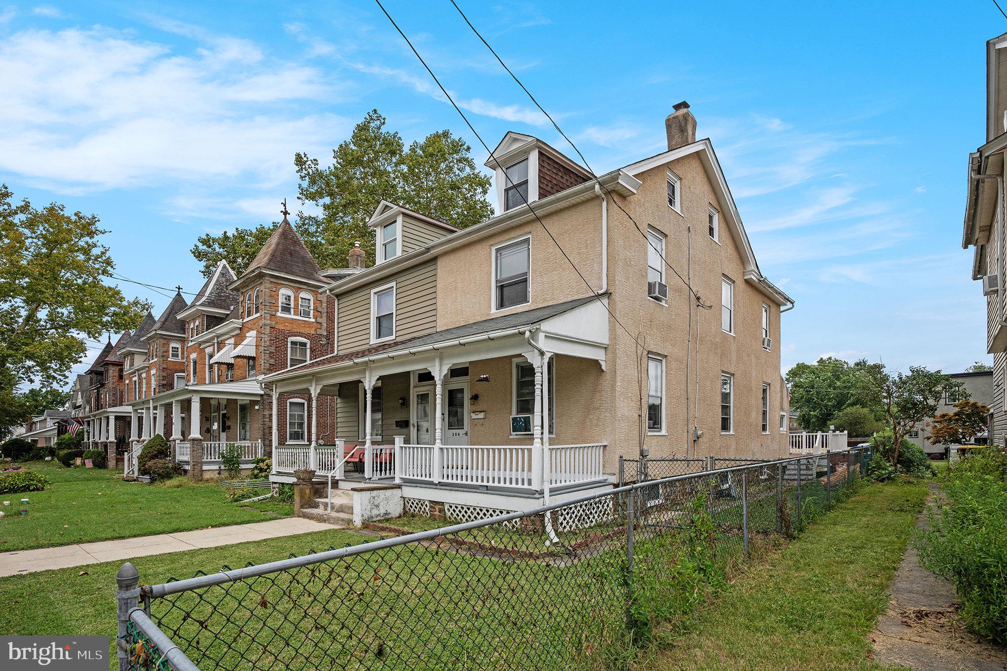 306 W WALNUT STREET