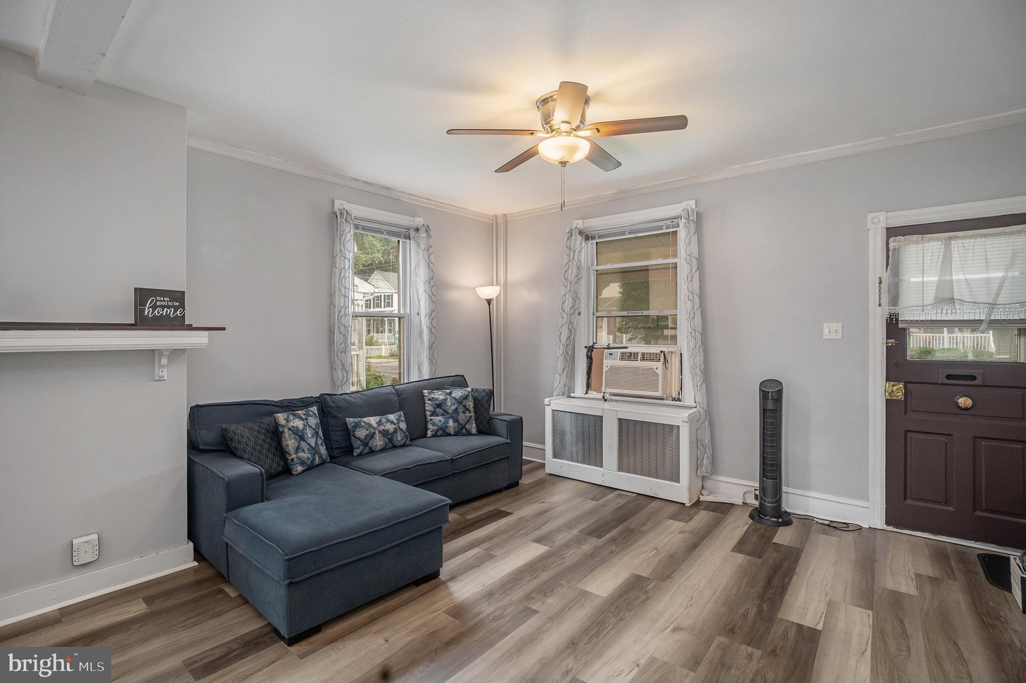 306 W WALNUT STREET