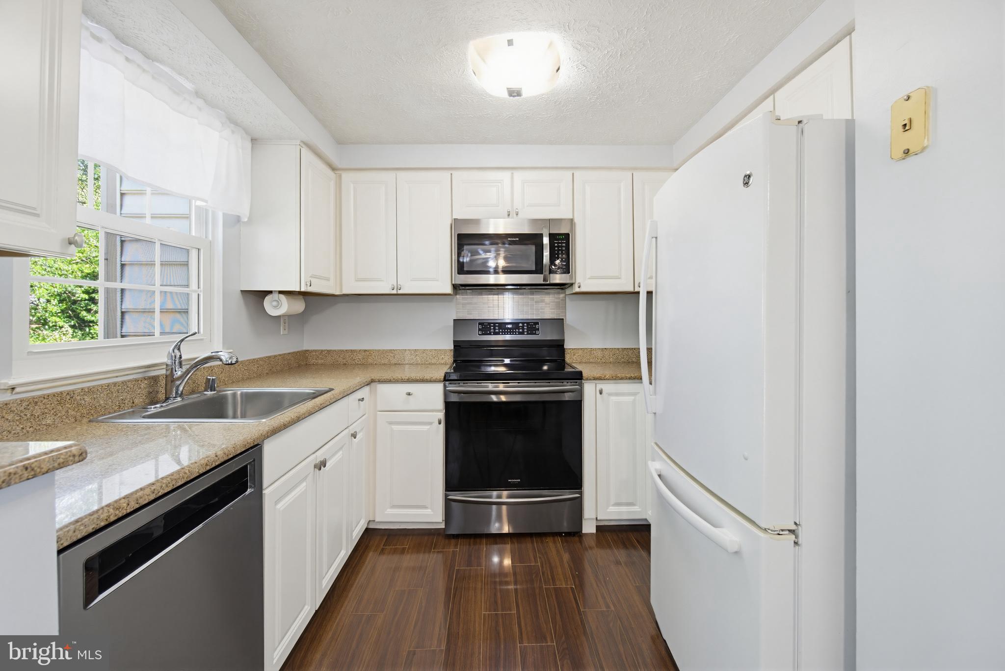 GLEN OAKS - Residential