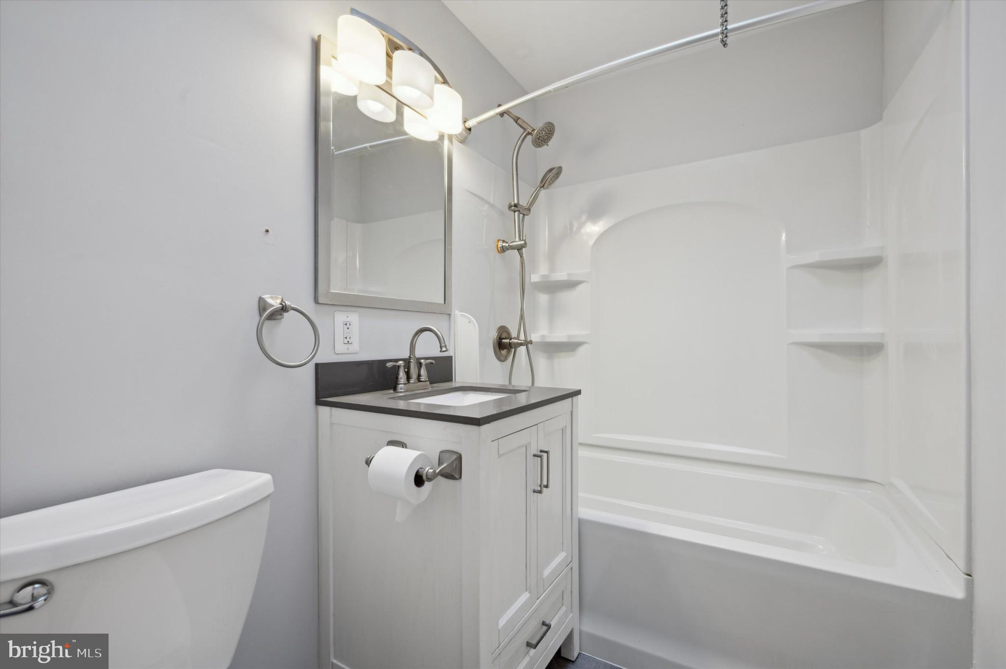 OXFORD CIRCLE - Residential