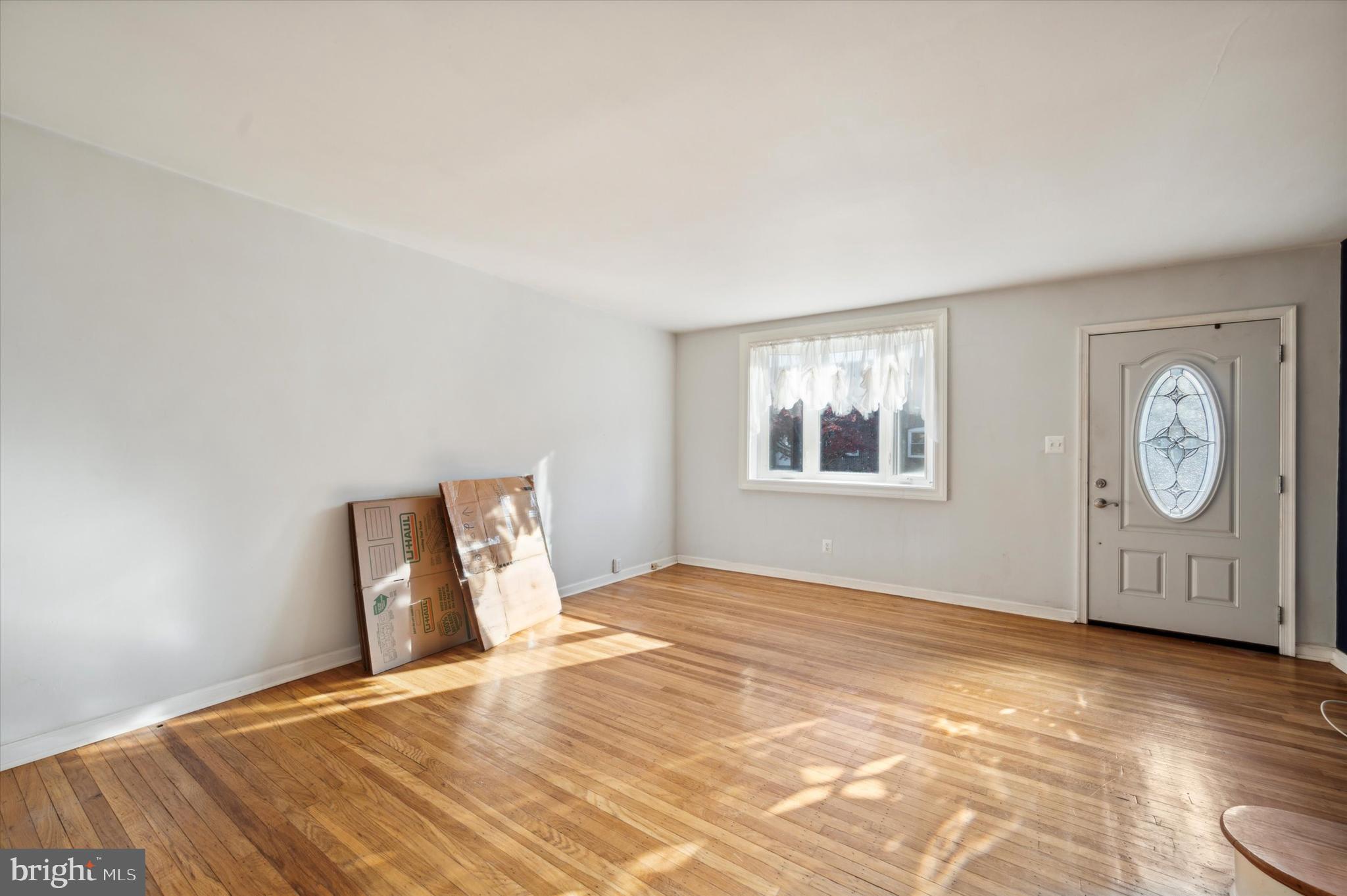 OXFORD CIRCLE - Residential