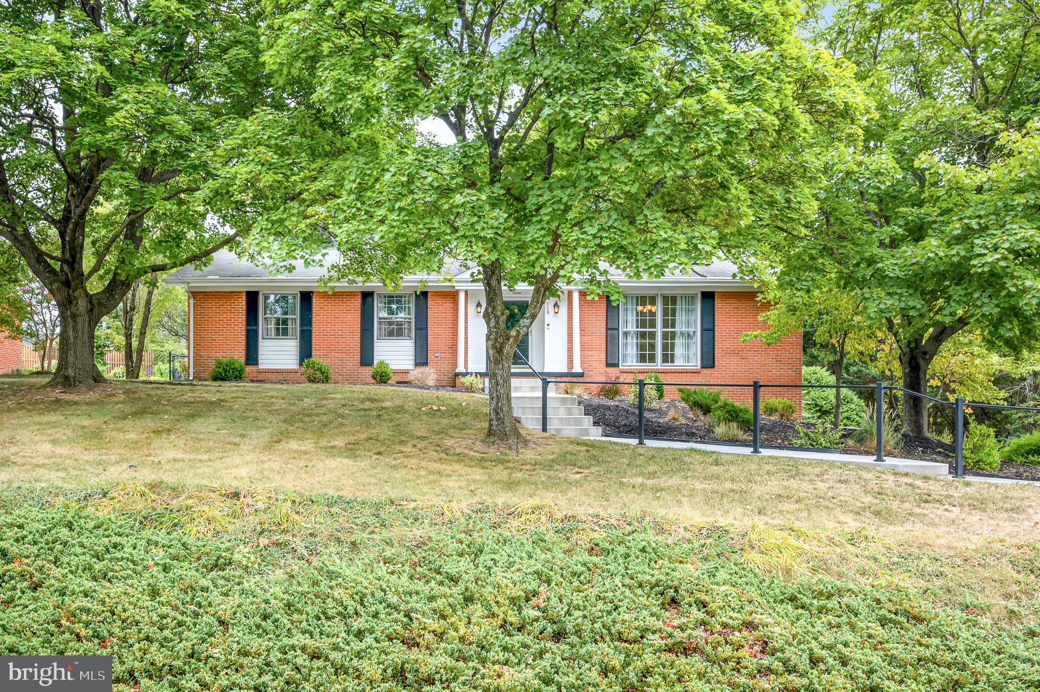 ROLLING FIELDS - Residential