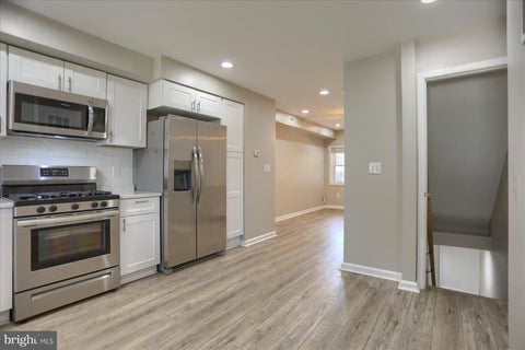 Townhouse For Rent - 1207 Anglesea Street<br/> BALTIMORE, MD 21224