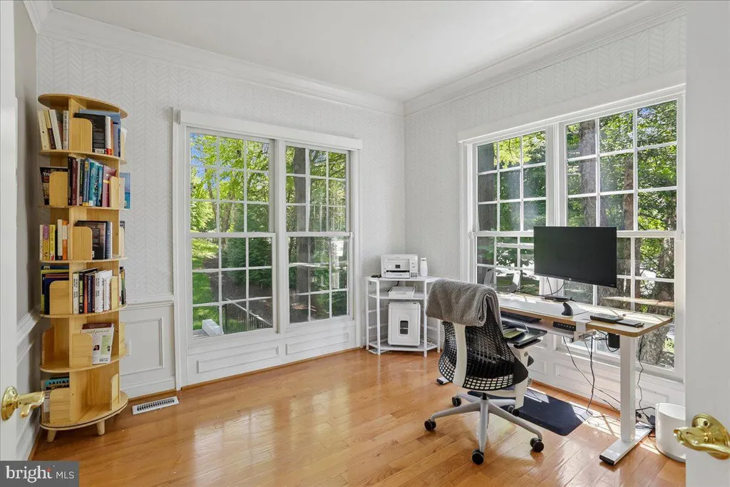 Additional image 7 of 100 Windy Knoll Drive, Rockville, MD 20850