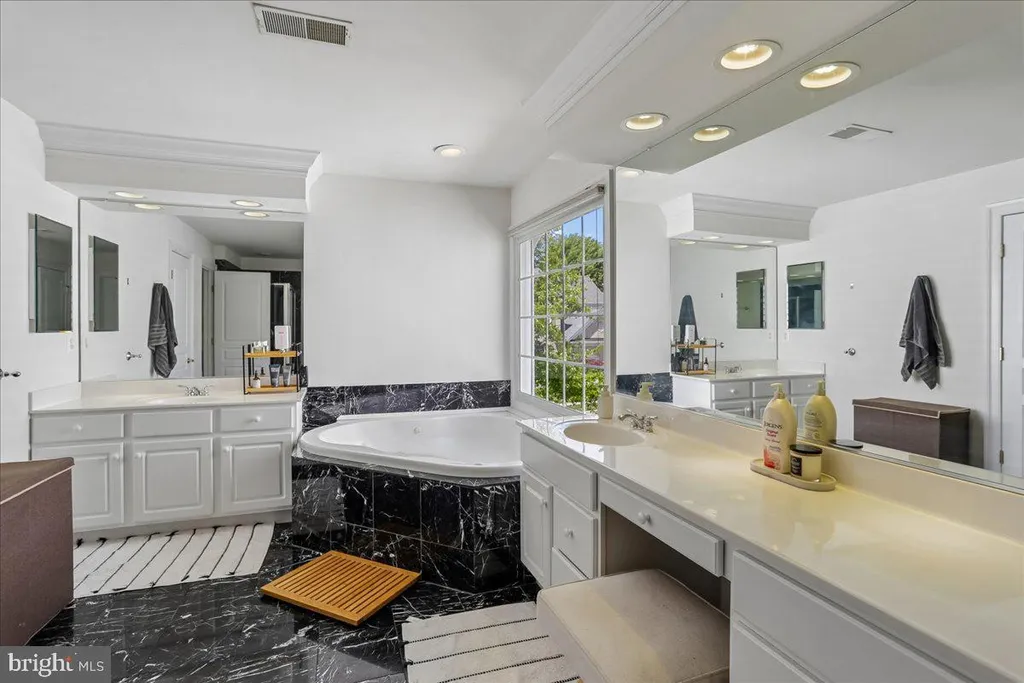 Additional image 10 of 100 Windy Knoll Drive, Rockville, MD 20850